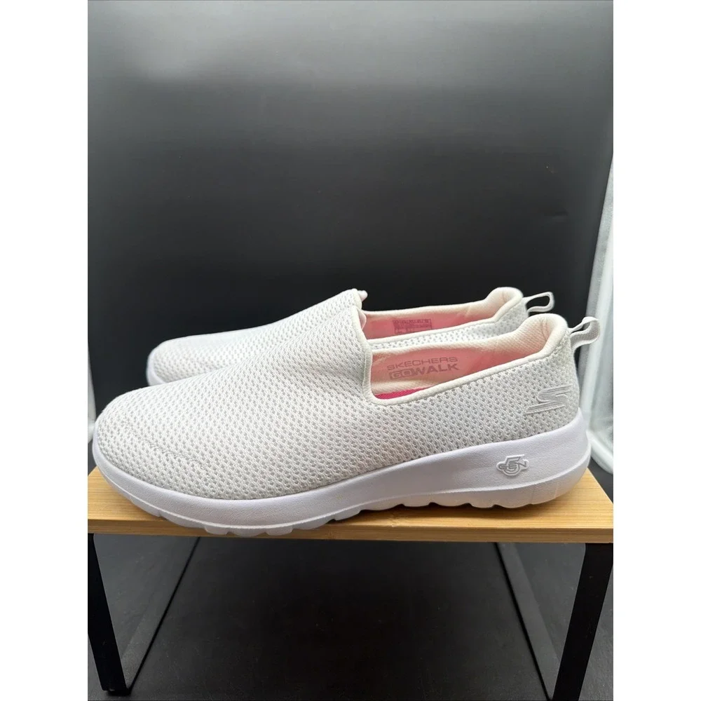 Skechers Go Walk Gen 5 Womens Size 8.5 White Athletic Slip On Shoes Sneakers
